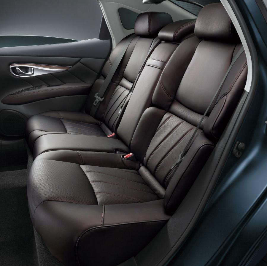  Nissan Fuga Hybrid 2015 года  (фото 9 из 9)